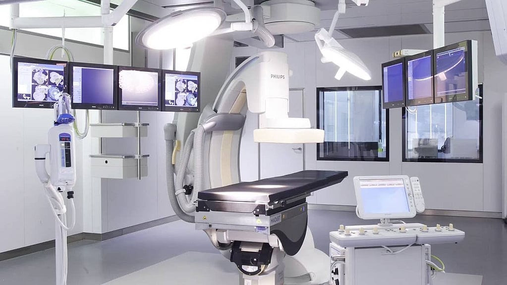 Een medische apparatuur in een kamer.